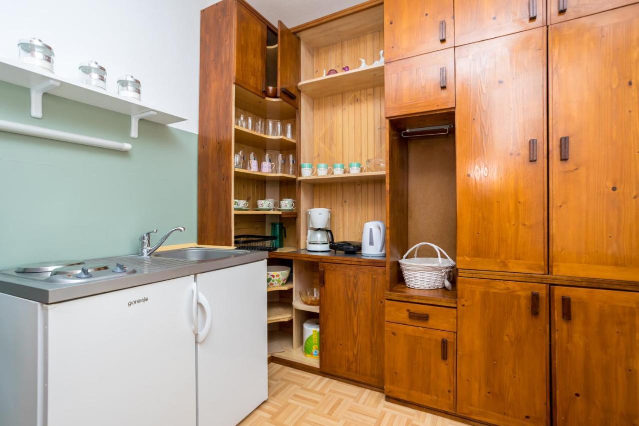 Apartment Jakovac By El-Pi Tours 奈维斯 外观 照片